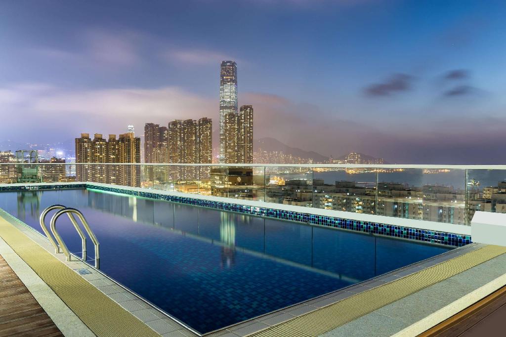 香港旺角希爾頓花園酒店-露天泳池 香港旺角希爾頓花園酒店-露天泳池